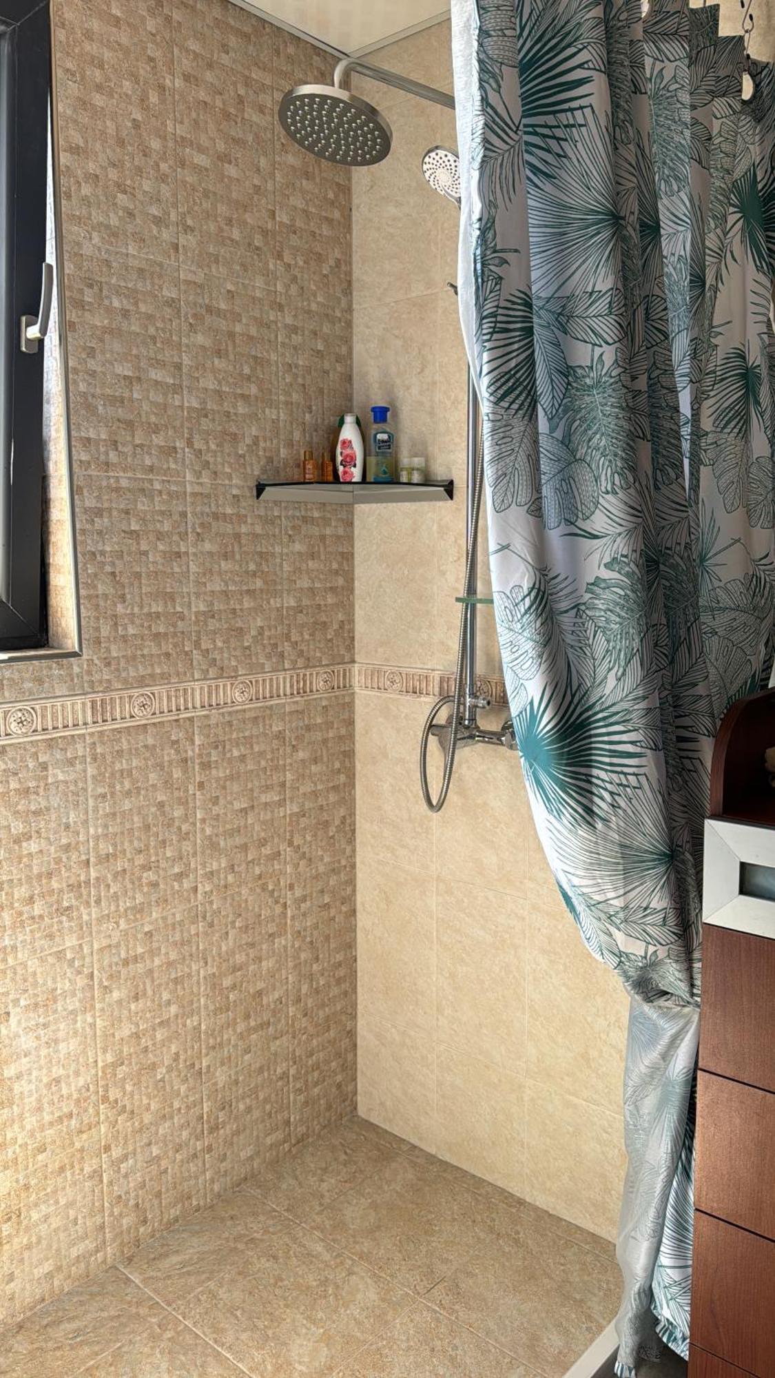 Downtown Central Apartment With Working Kitchen, City Views & Free Parking Kazanlŭk Eksteriør bilde