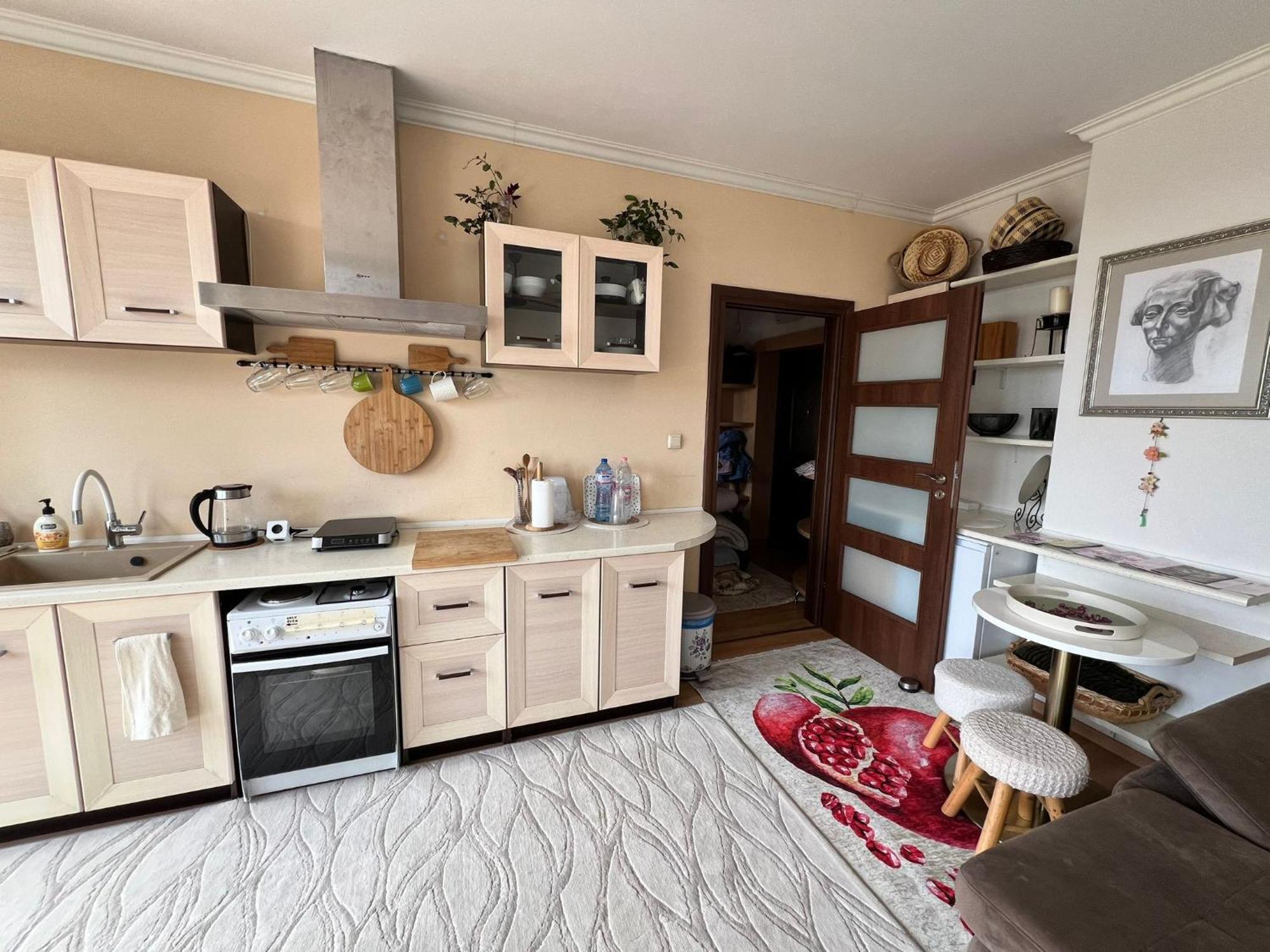 Downtown Central Apartment With Working Kitchen, City Views & Free Parking Kazanlŭk Eksteriør bilde