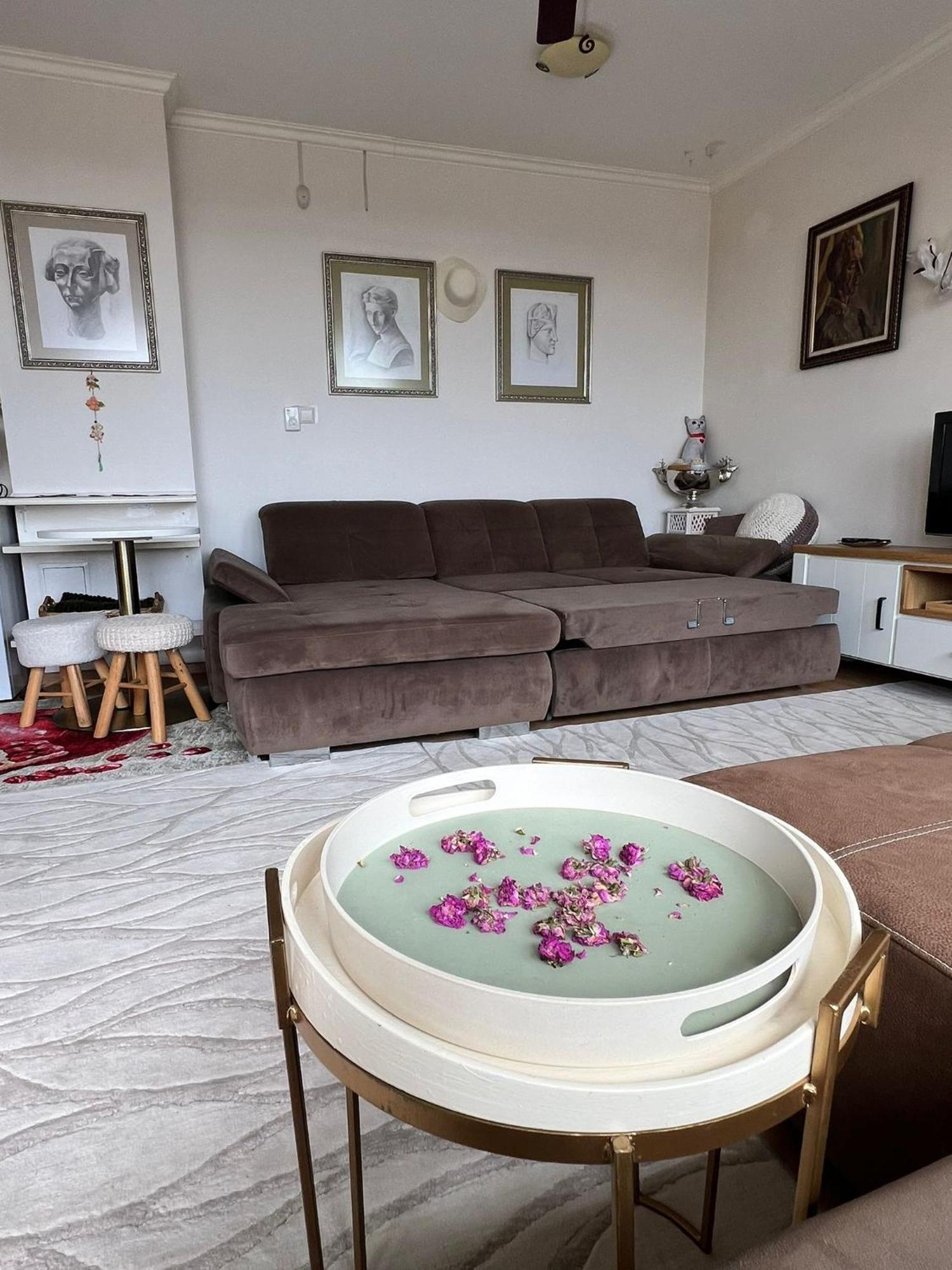 Downtown Central Apartment With Working Kitchen, City Views & Free Parking Kazanlŭk Eksteriør bilde