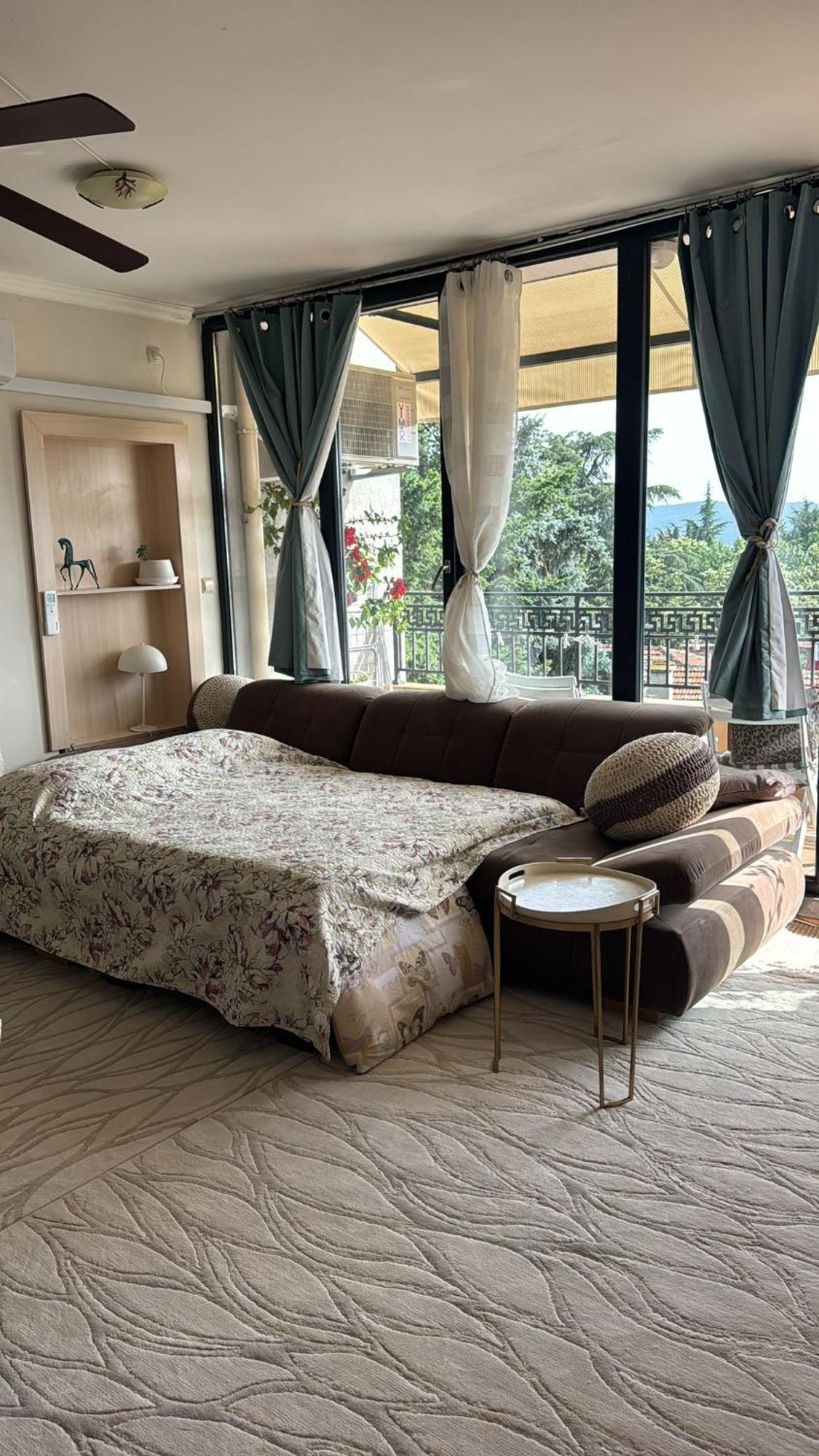Downtown Central Apartment With Working Kitchen, City Views & Free Parking Kazanlŭk Eksteriør bilde