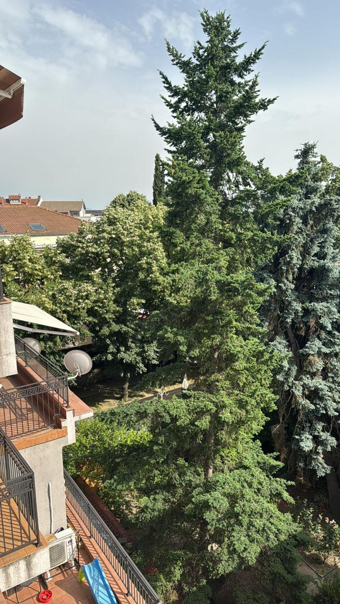 Downtown Central Apartment With Working Kitchen, City Views & Free Parking Kazanlŭk Eksteriør bilde